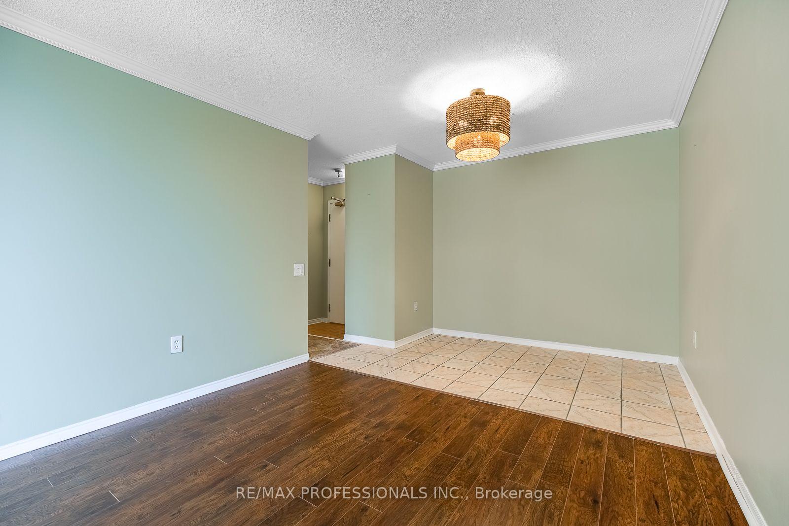 Photo 7 of Unit 207, 11 Thorncliffe Pk Drive, Toronto, Thorncliffe Park — HOMEH