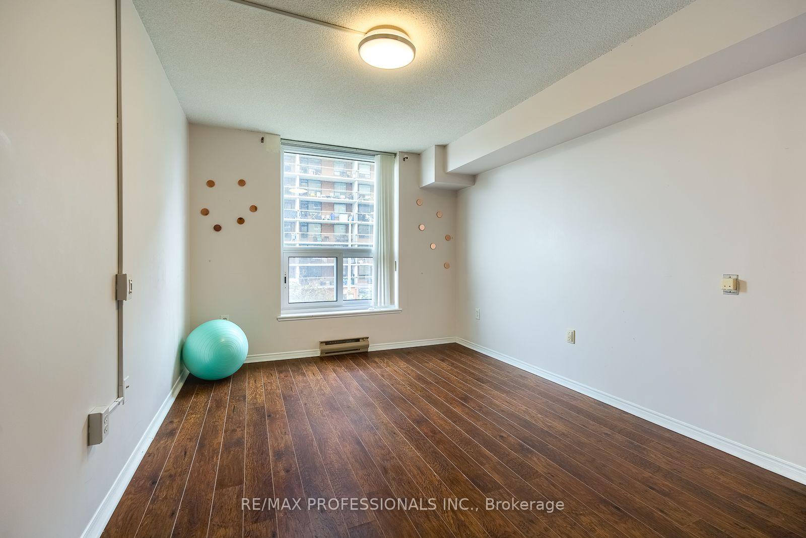 Photo 11 of Unit 207, 11 Thorncliffe Pk Drive, Toronto, Thorncliffe Park — HOMEH