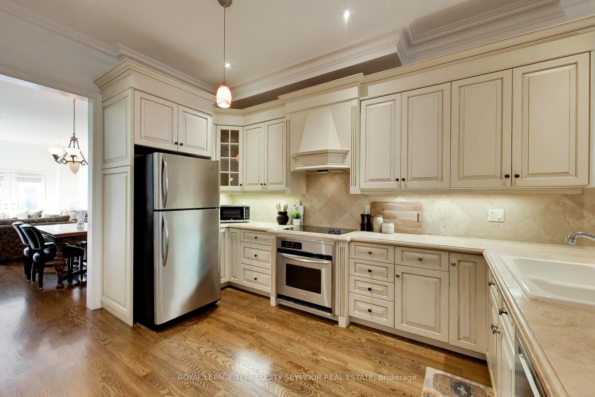 Photo 9 of 130A Belsize Drive, Toronto, Mount Pleasant West — HOMEH