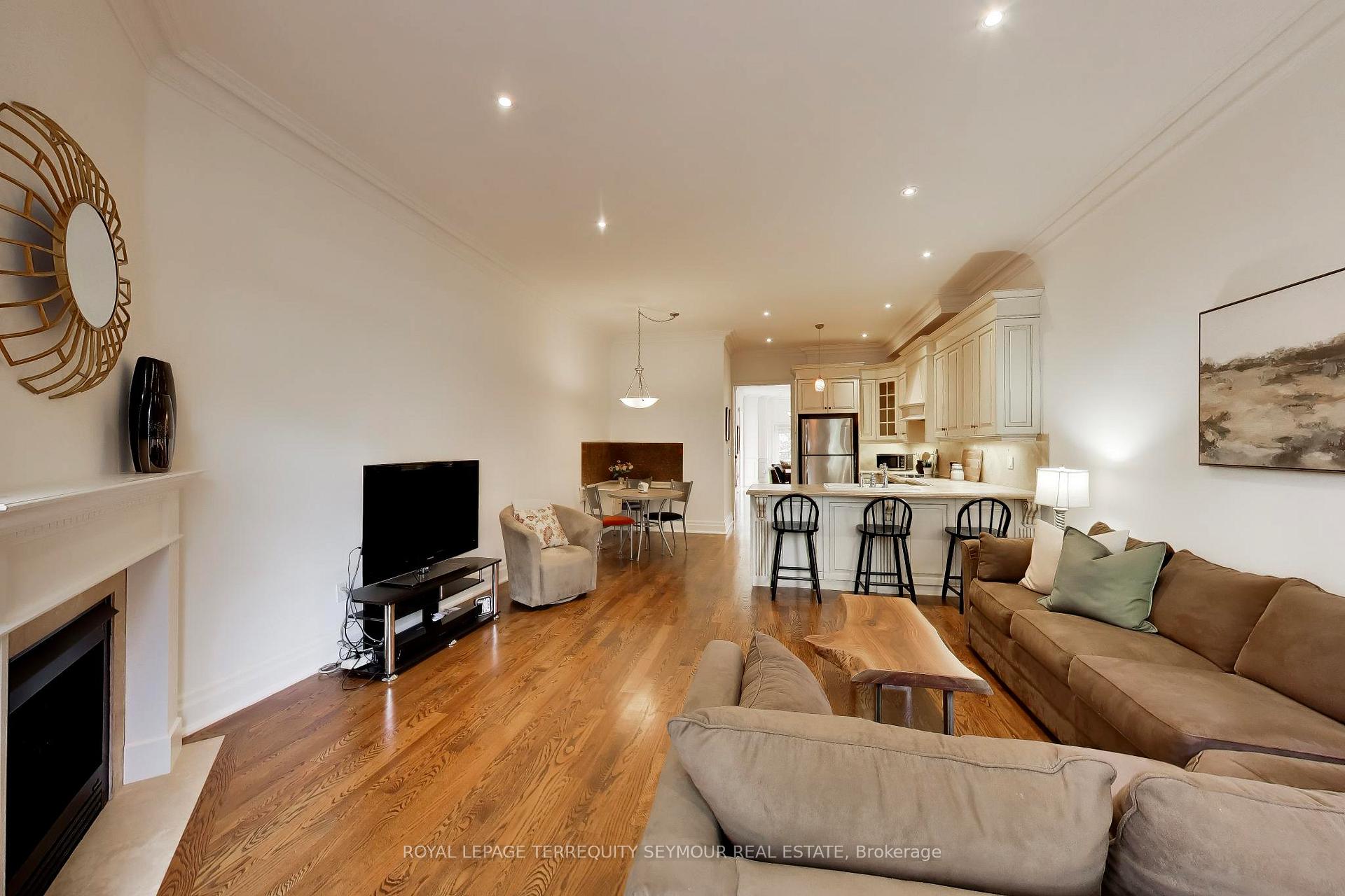 Photo 15 of 130A Belsize Drive, Toronto, Mount Pleasant West — HOMEH