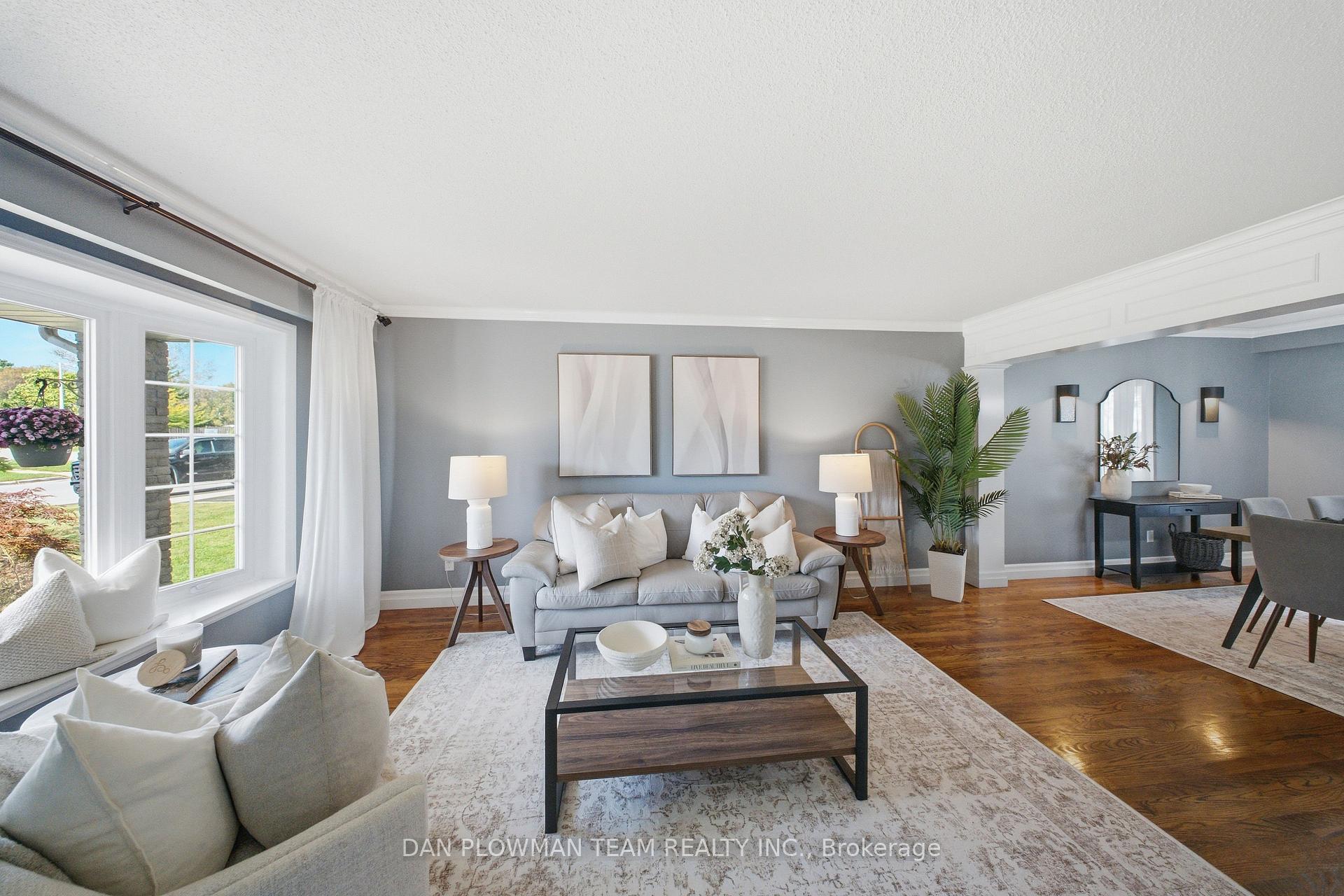 Photo 5 of 17 Rhonda Boulevard, Clarington, Bowmanville — HOMEH