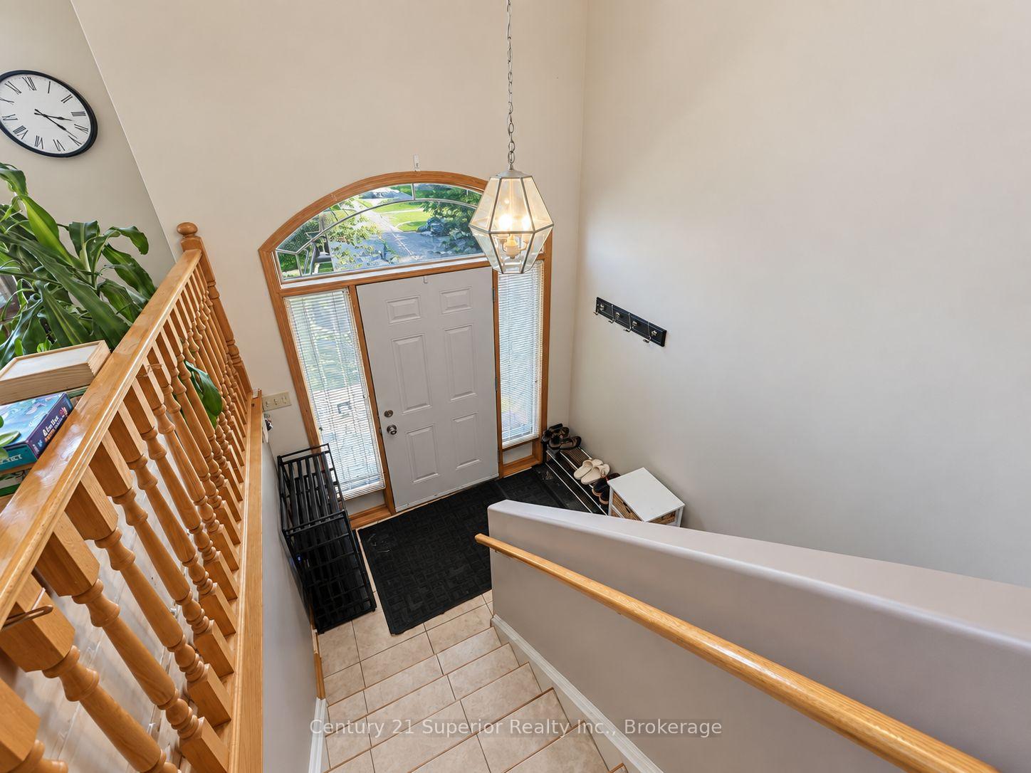 Photo 3 of 167 Lynx Crescent, Thunder Bay, Parkdale — HOMEH