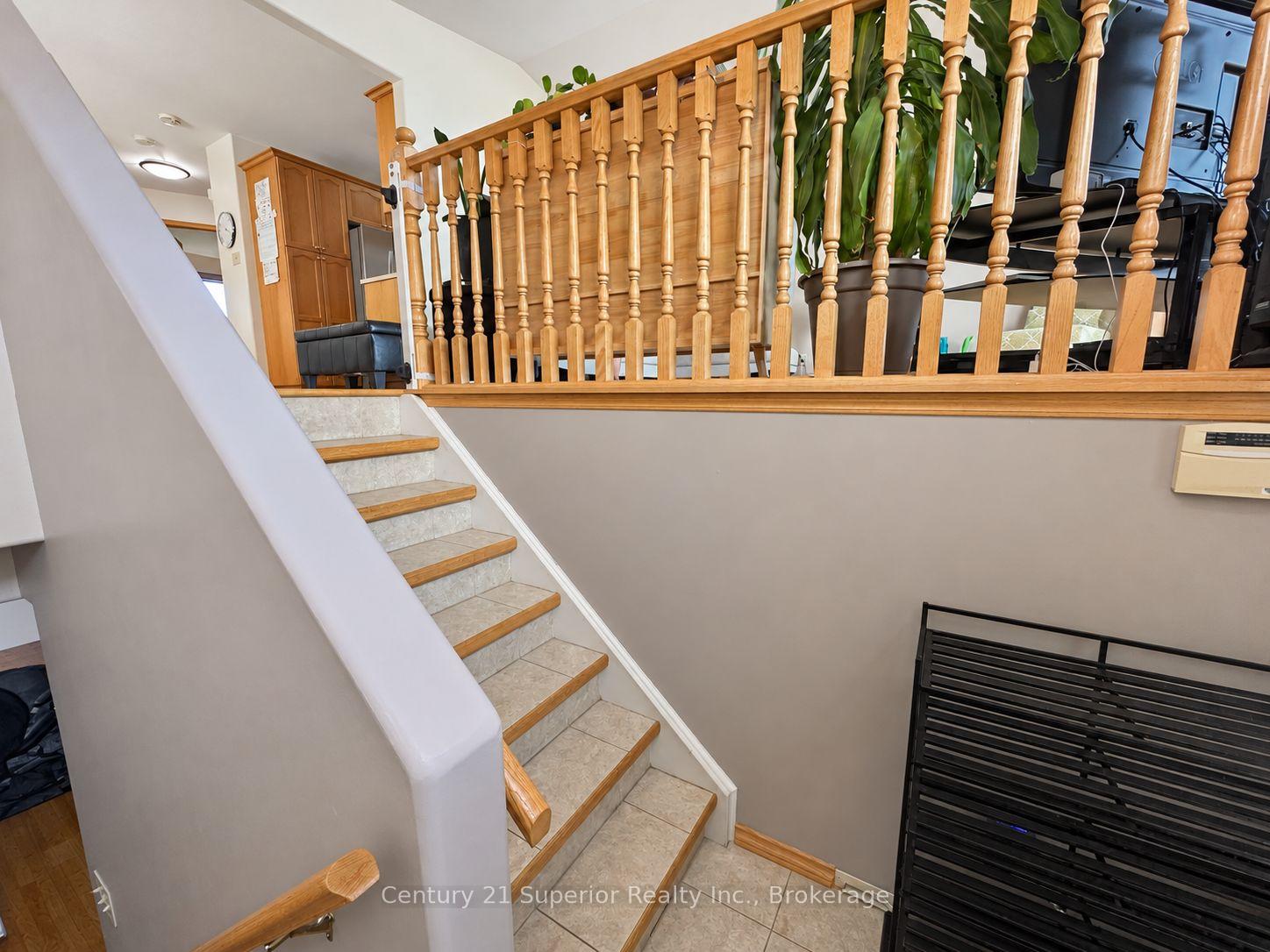 Photo 4 of 167 Lynx Crescent, Thunder Bay, Parkdale — HOMEH