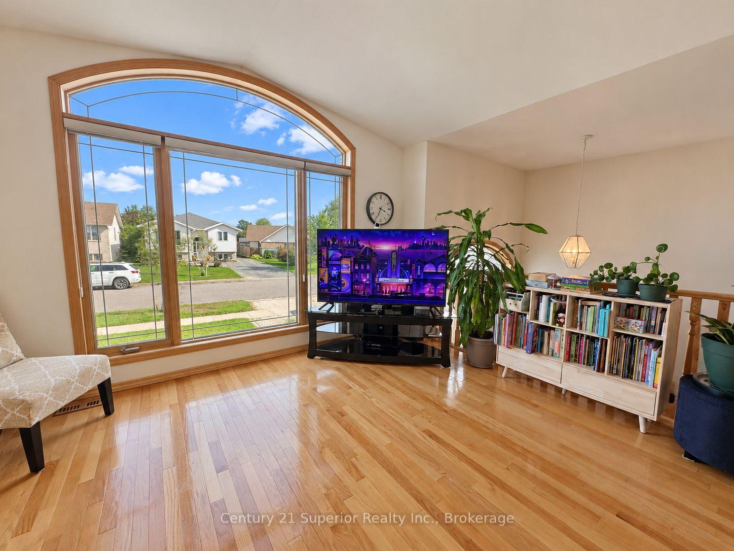 Photo 6 of 167 Lynx Crescent, Thunder Bay, Parkdale — HOMEH