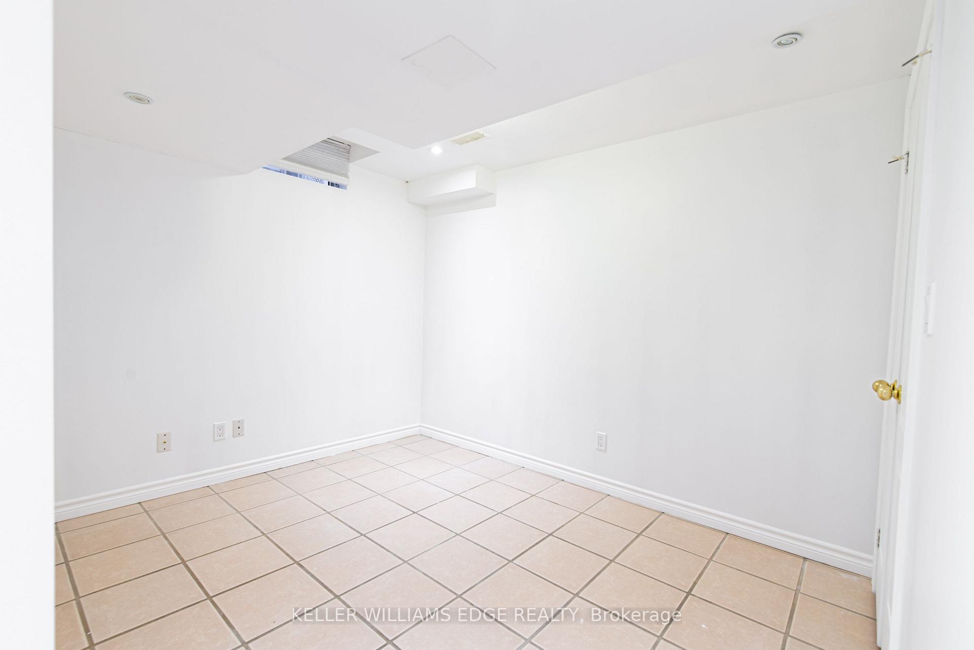 Photo 27 of Unit Room E, 119 Summers Drive, Thorold, Confederation Heights — HOMEH