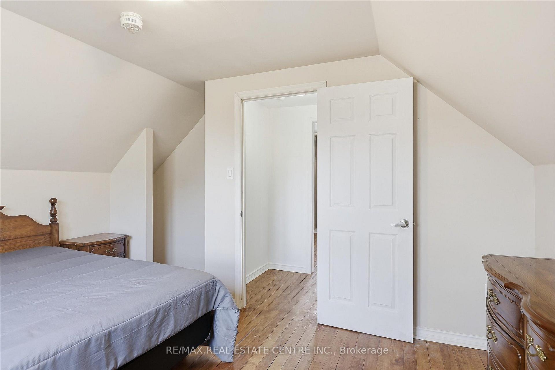 Photo 27 of 988 High Street, Peterborough, Otonabee Ward 1 — HOMEH