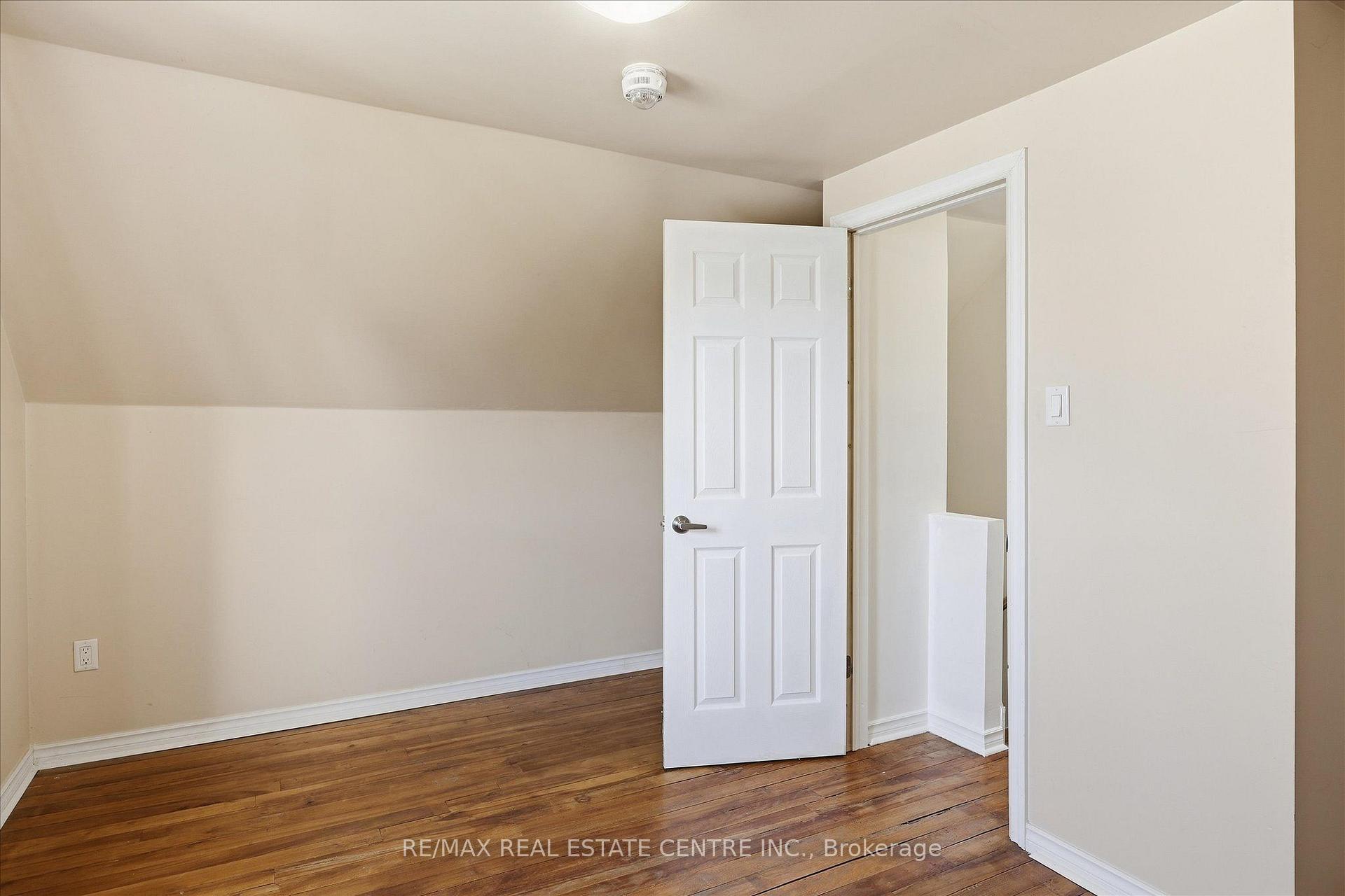 Photo 29 of 988 High Street, Peterborough, Otonabee Ward 1 — HOMEH