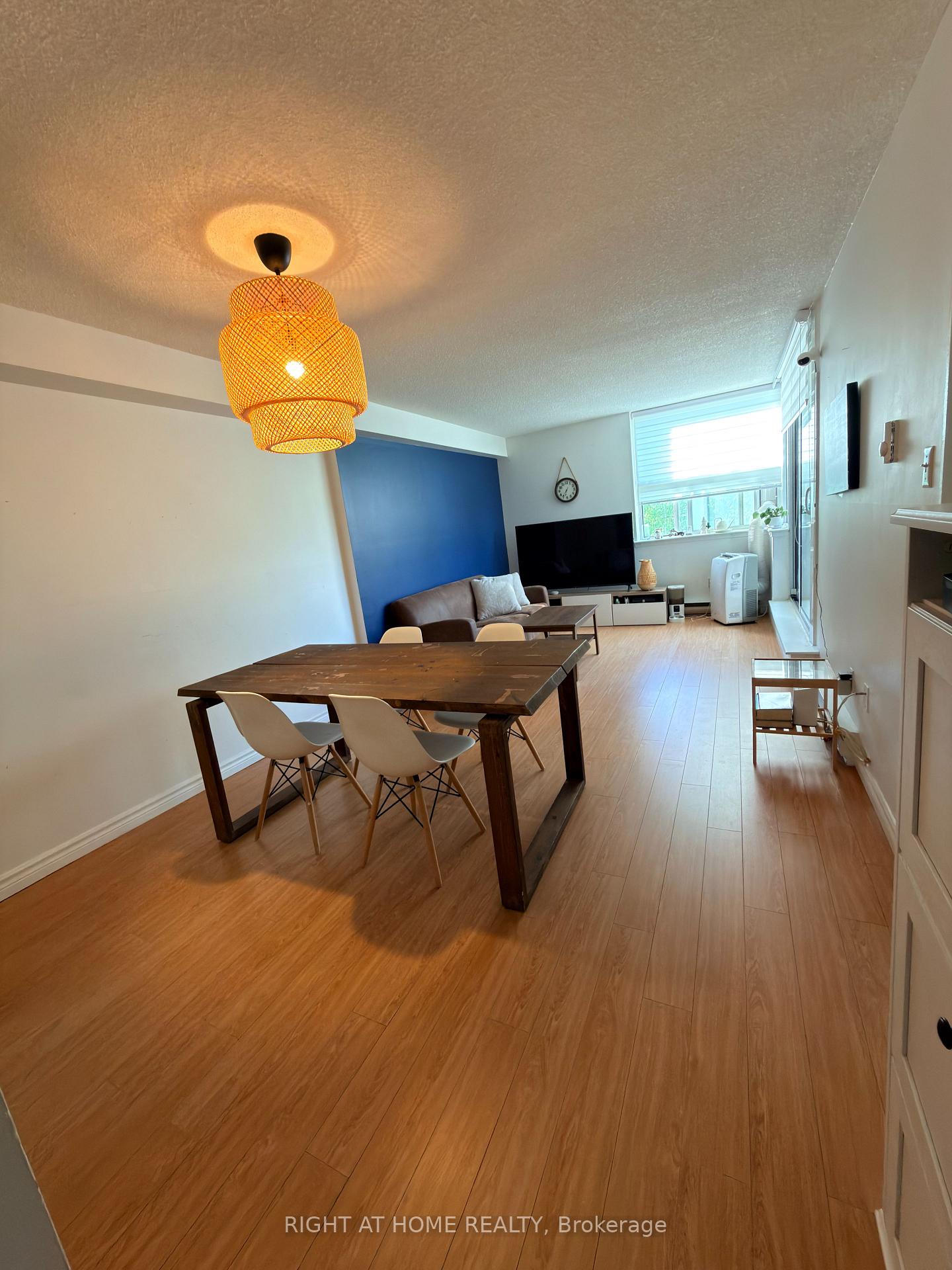 Photo 3 of Unit #208, 2500 Bridletowne Circle, Scarborough, L'Amoreaux — HOMEH