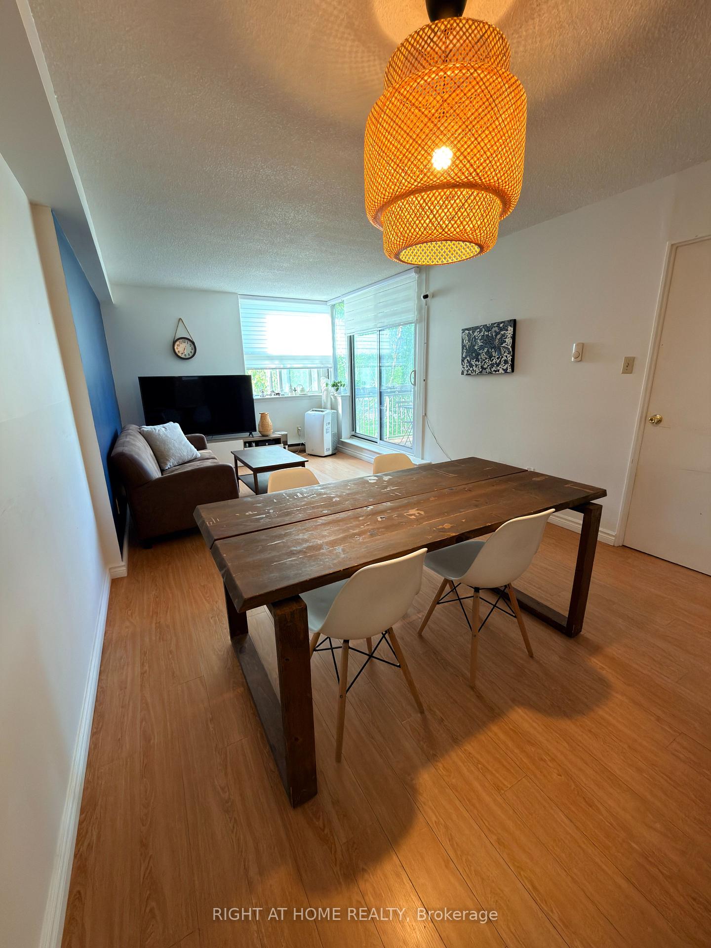Photo 4 of Unit #208, 2500 Bridletowne Circle, Scarborough, L'Amoreaux — HOMEH