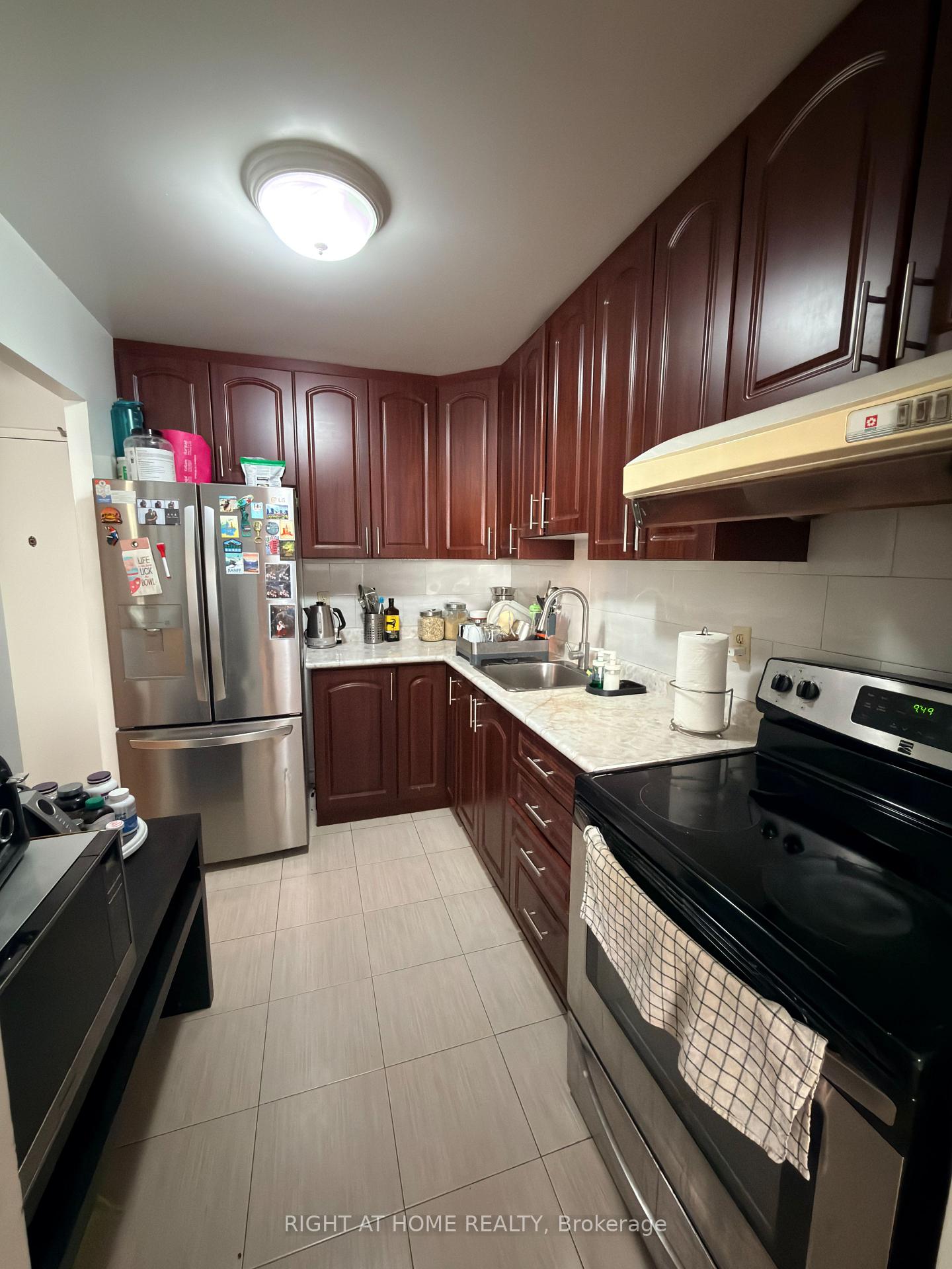 Photo 5 of Unit #208, 2500 Bridletowne Circle, Scarborough, L'Amoreaux — HOMEH