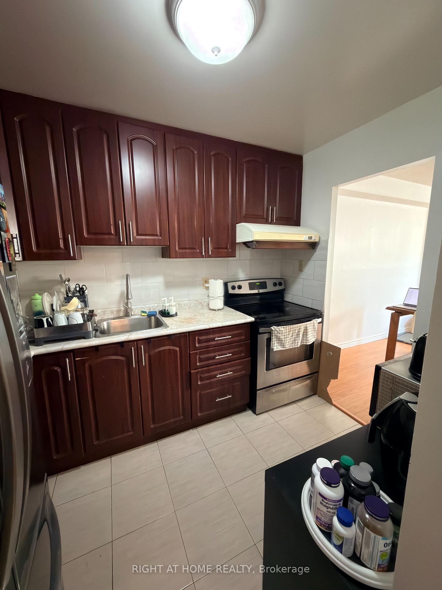 Photo 6 of Unit #208, 2500 Bridletowne Circle, Scarborough, L'Amoreaux — HOMEH
