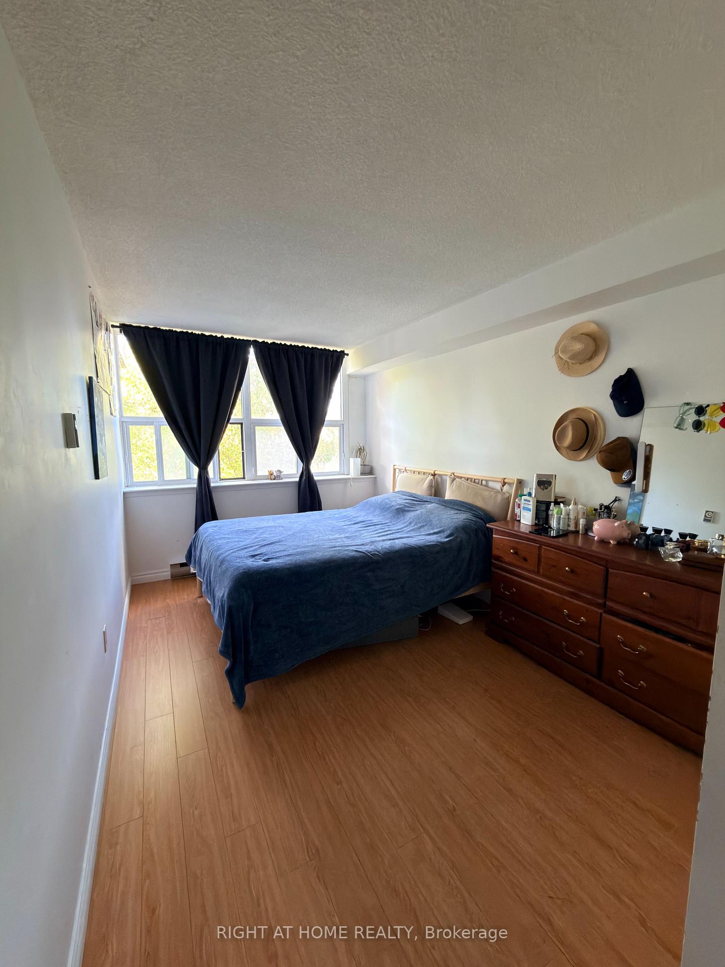 Photo 7 of Unit #208, 2500 Bridletowne Circle, Scarborough, L'Amoreaux — HOMEH