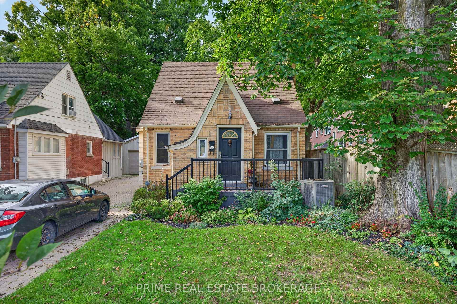 Photo of 586 Cheapside Street