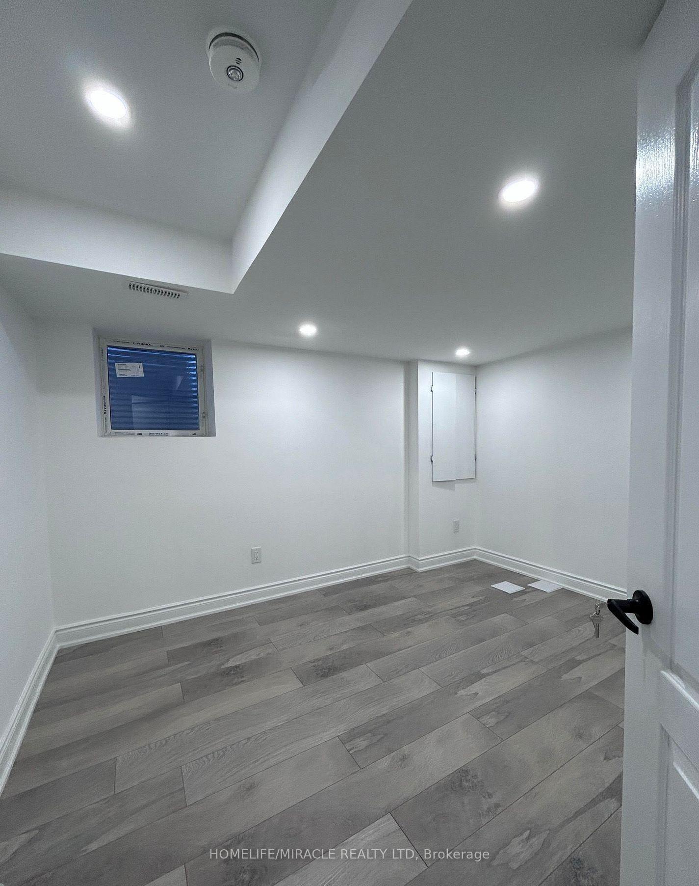 Photo 4 of Unit Bsmt, 172 Fandango Drive, Brampton, Credit Valley — HOMEH