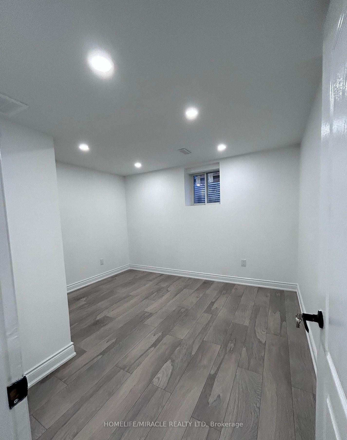 Photo 7 of Unit Bsmt, 172 Fandango Drive, Brampton, Credit Valley — HOMEH
