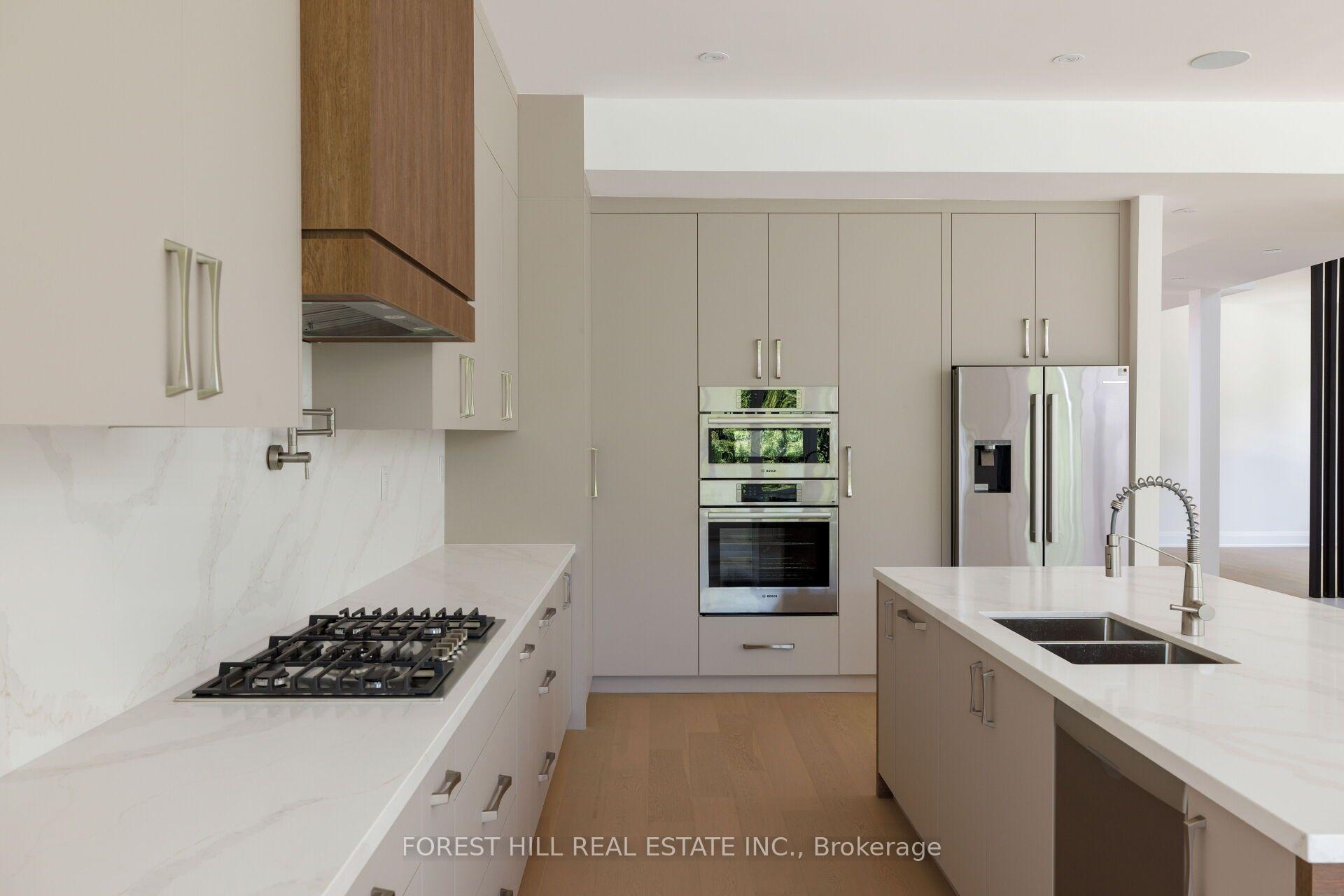 Photo 1 of 5 Cedar Crescent, Aurora, Aurora Village — HOMEH