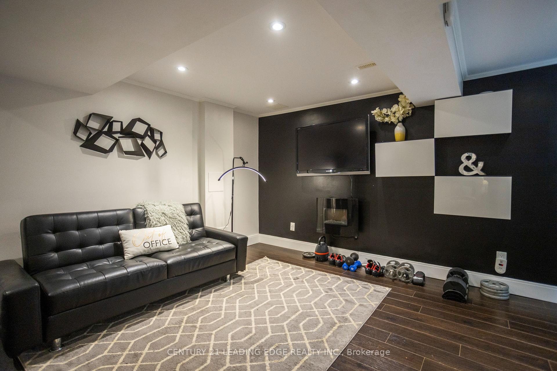 Photo 39 of 912 Vistula Drive, Pickering, West Shore — HOMEH