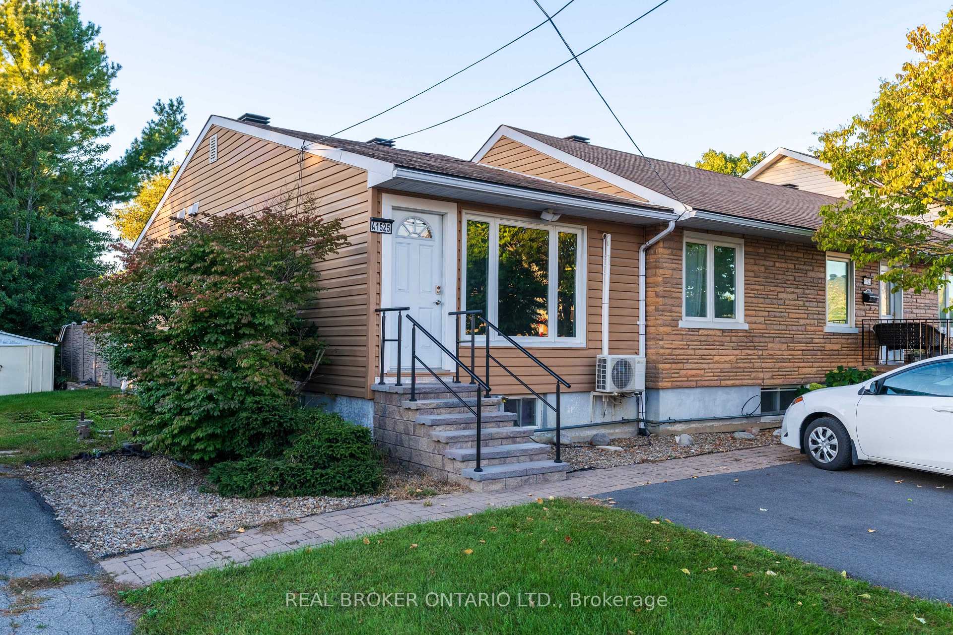 Photo 1 of Unit A, 1525 Rosebella Avenue, Ottawa, Blossom Park/Kemp Park/Findlay Creek — HOMEH