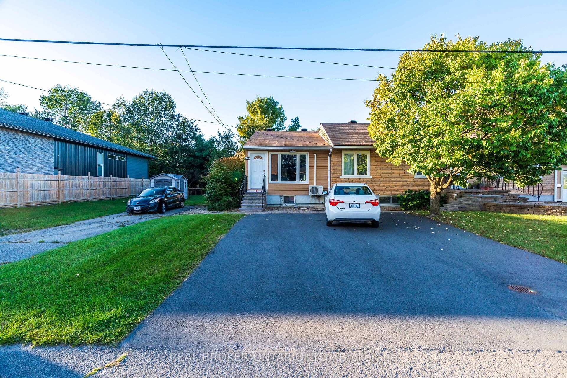 Photo 2 of Unit A, 1525 Rosebella Avenue, Ottawa, Blossom Park/Kemp Park/Findlay Creek — HOMEH