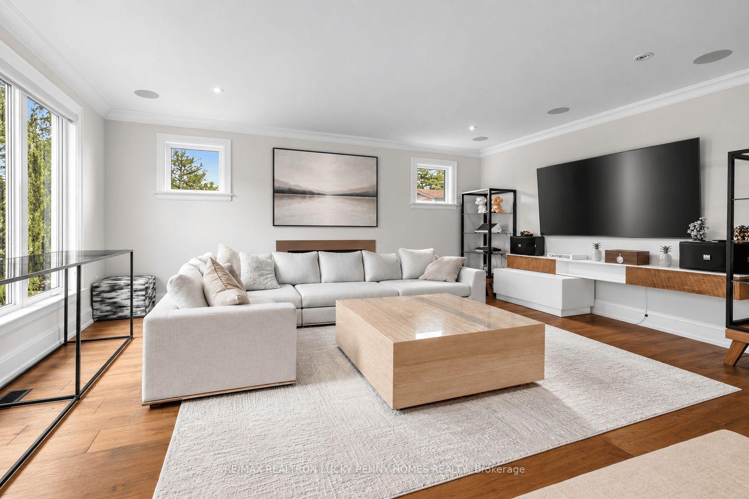 Photo 10 of 11 Victoria Avenue, Markham, Unionville — HOMEH