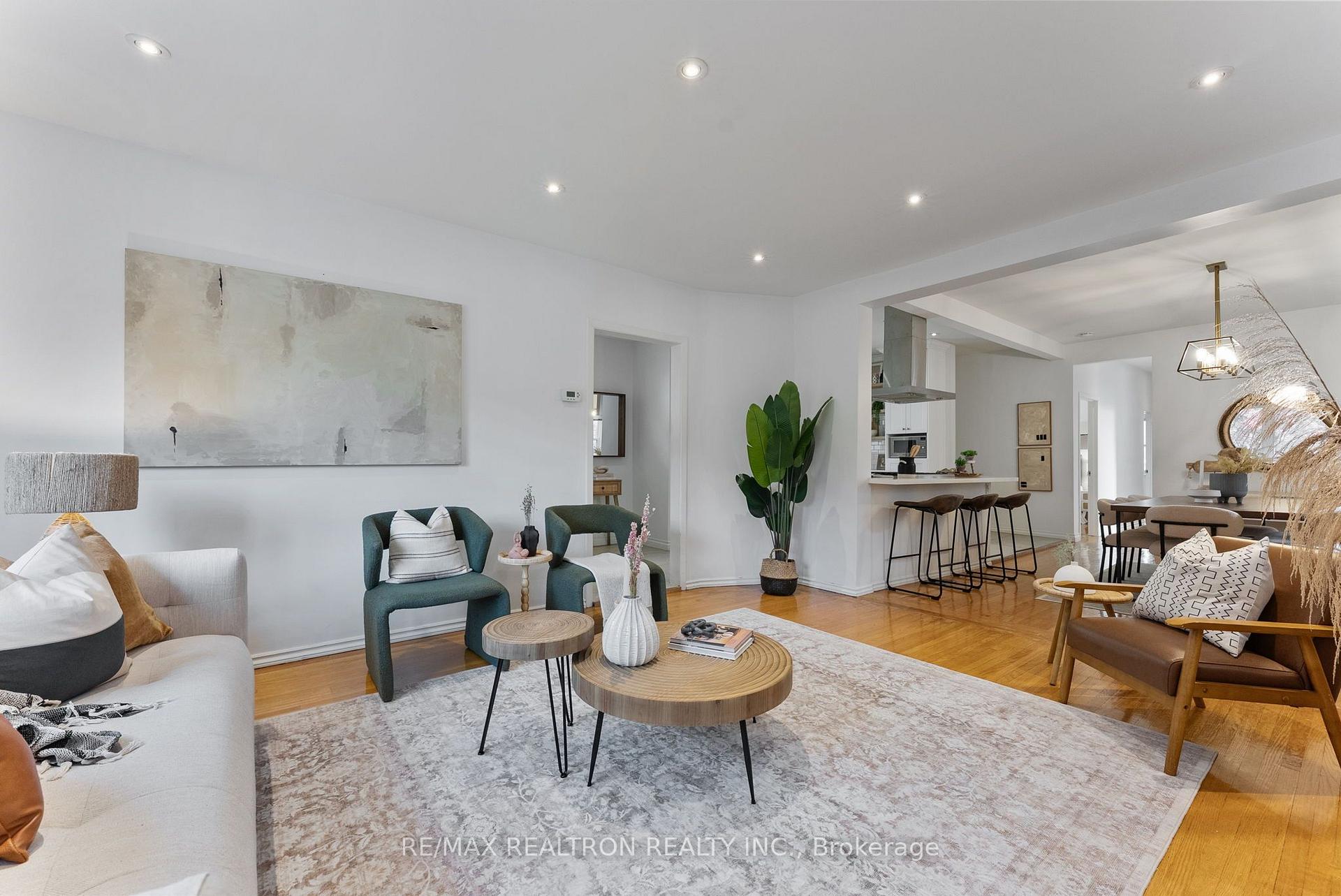 Photo 12 of 41 Ashbury Avenue, Toronto, Oakwood Village — HOMEH