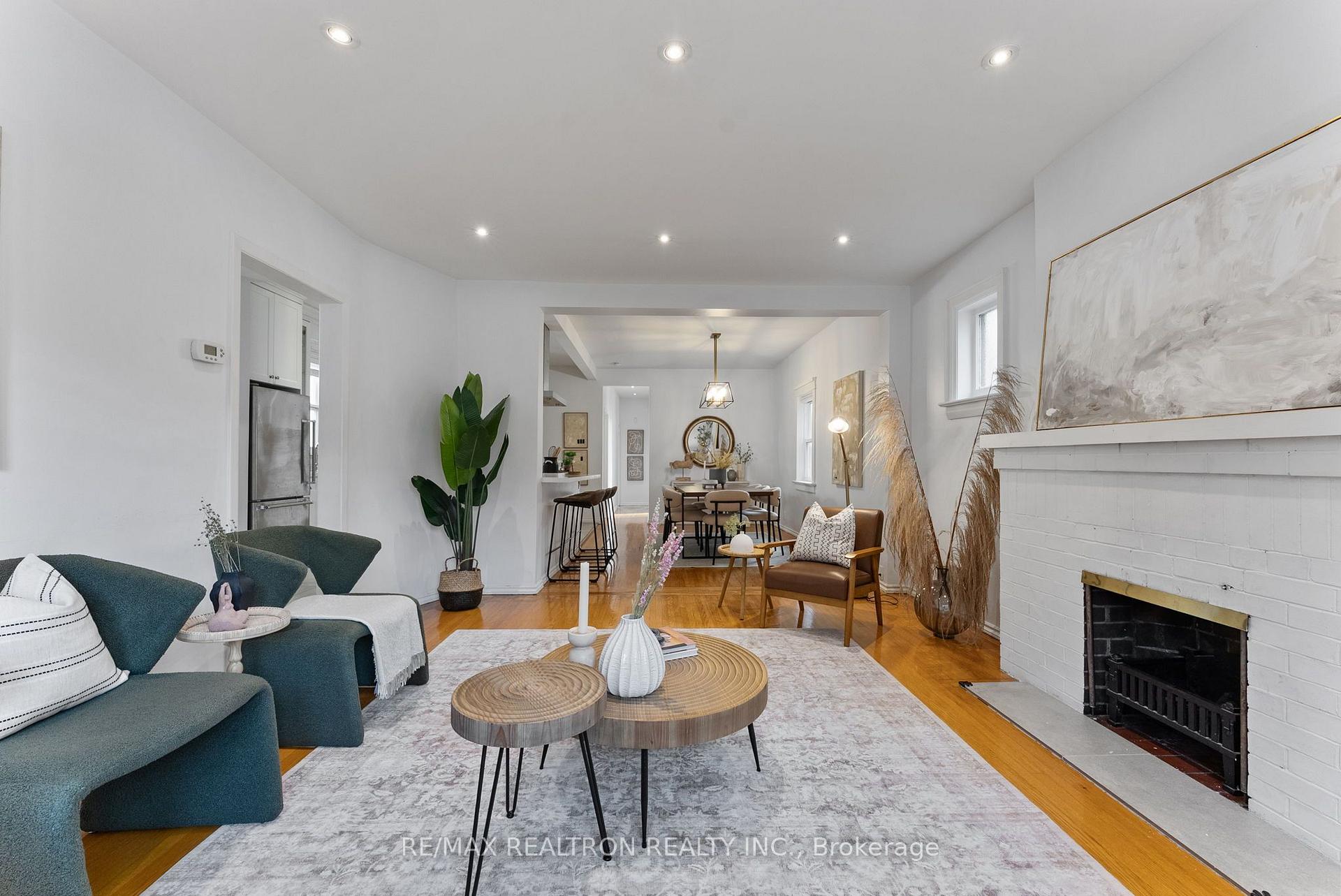 Photo 13 of 41 Ashbury Avenue, Toronto, Oakwood Village — HOMEH
