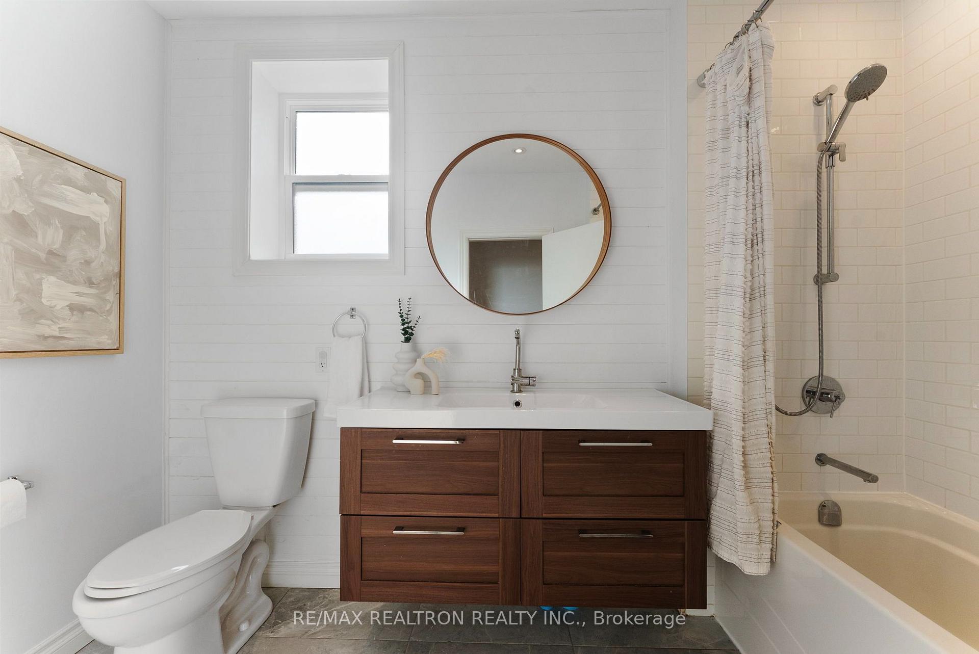 Photo 17 of 41 Ashbury Avenue, Toronto, Oakwood Village — HOMEH