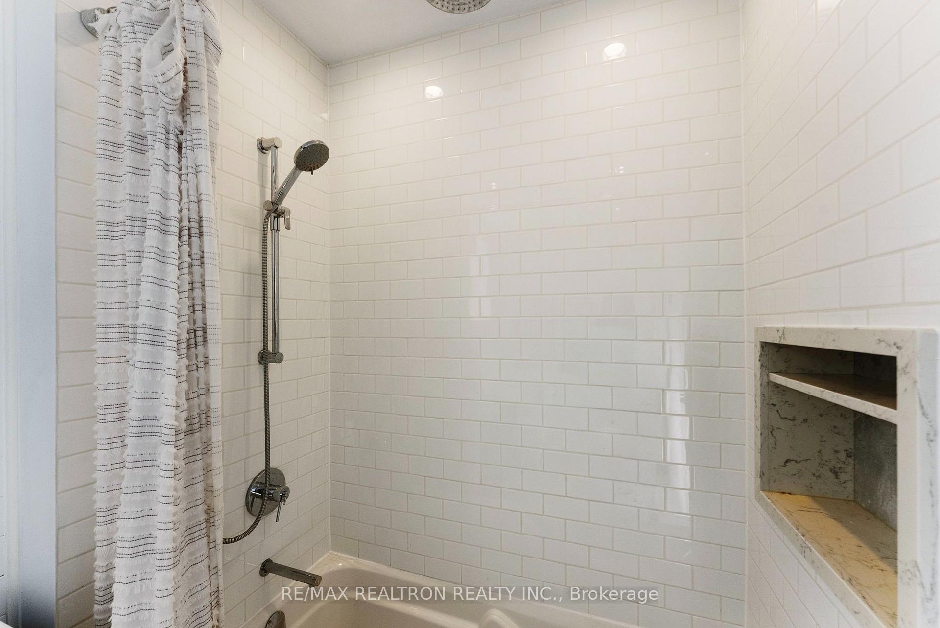 Photo 18 of 41 Ashbury Avenue, Toronto, Oakwood Village — HOMEH