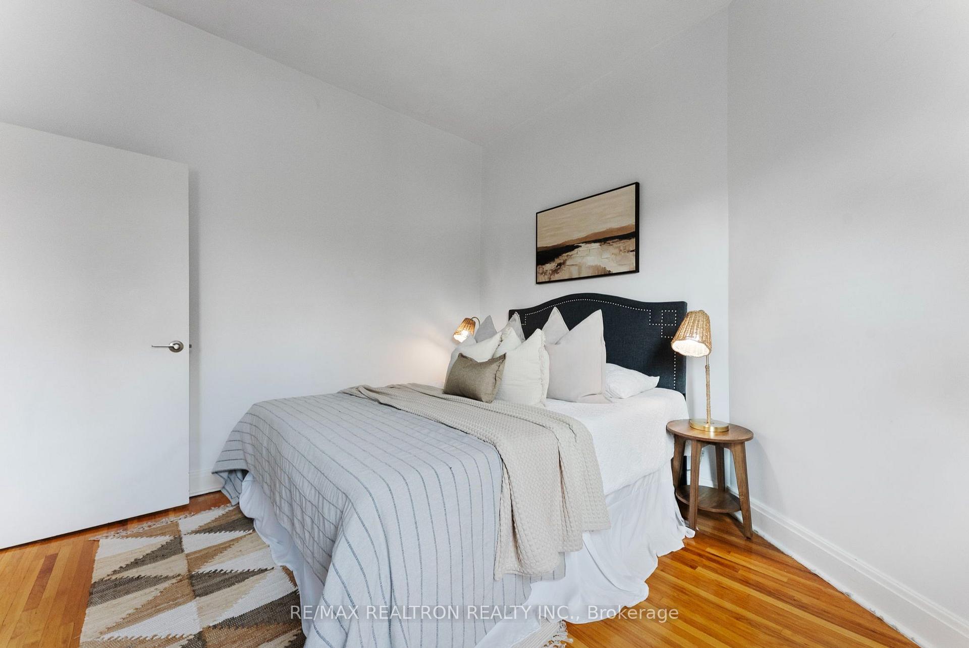 Photo 21 of 41 Ashbury Avenue, Toronto, Oakwood Village — HOMEH