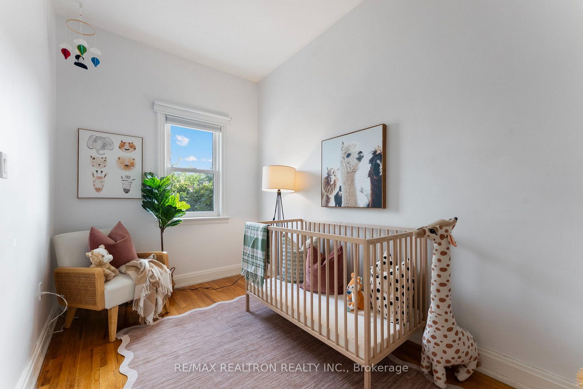 Photo 22 of 41 Ashbury Avenue, Toronto, Oakwood Village — HOMEH