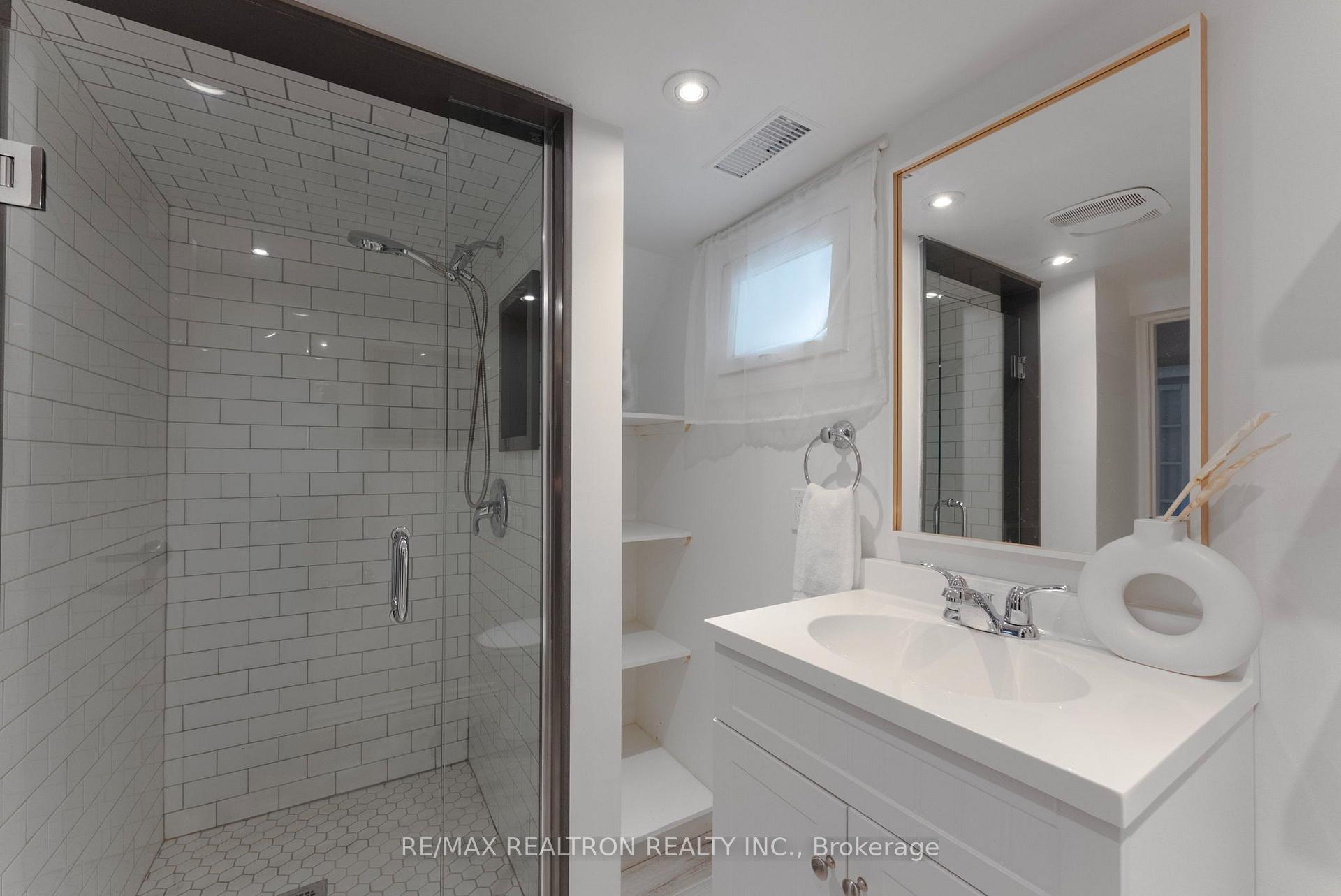 Photo 26 of 41 Ashbury Avenue, Toronto, Oakwood Village — HOMEH