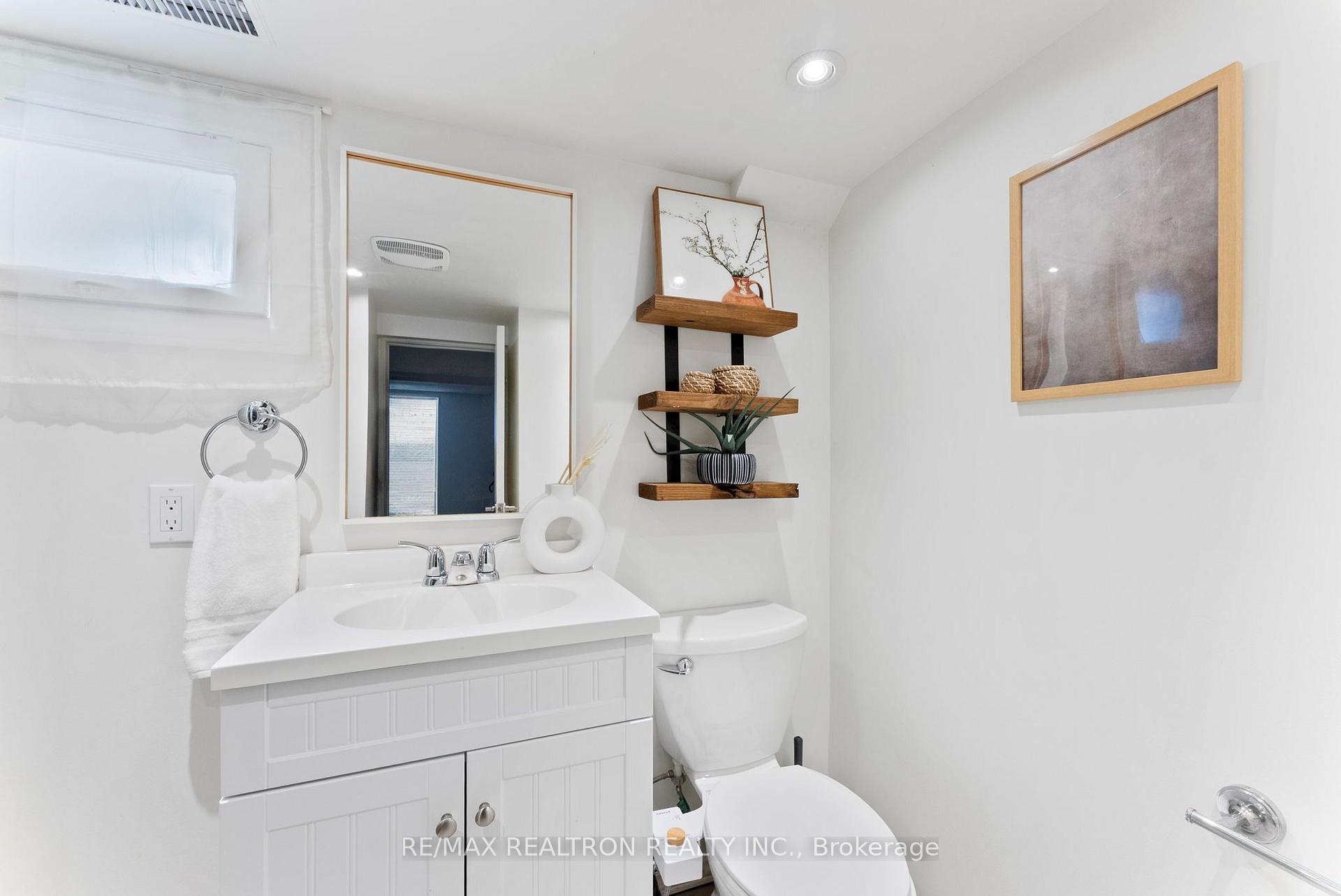 Photo 27 of 41 Ashbury Avenue, Toronto, Oakwood Village — HOMEH