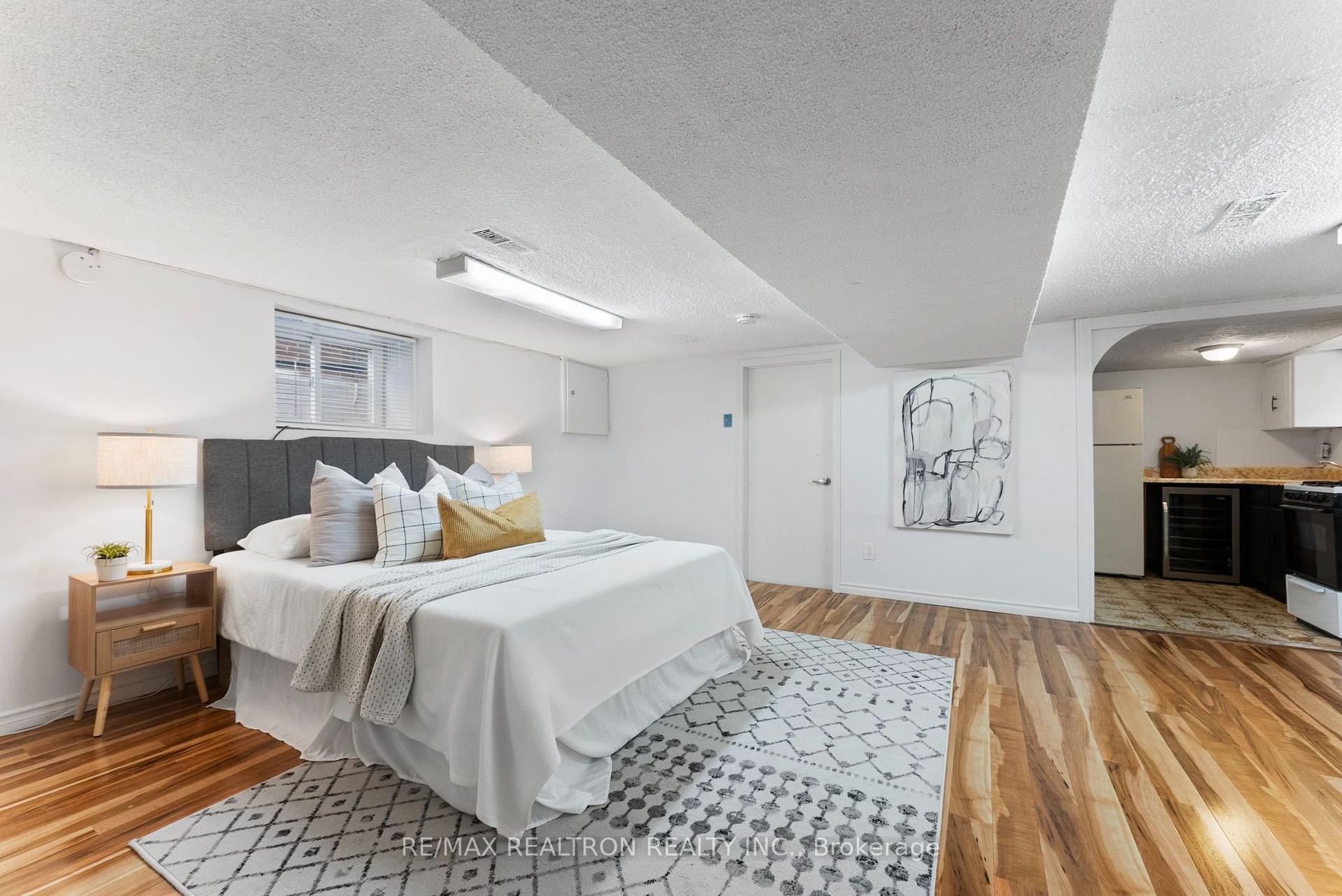 Photo 29 of 41 Ashbury Avenue, Toronto, Oakwood Village — HOMEH
