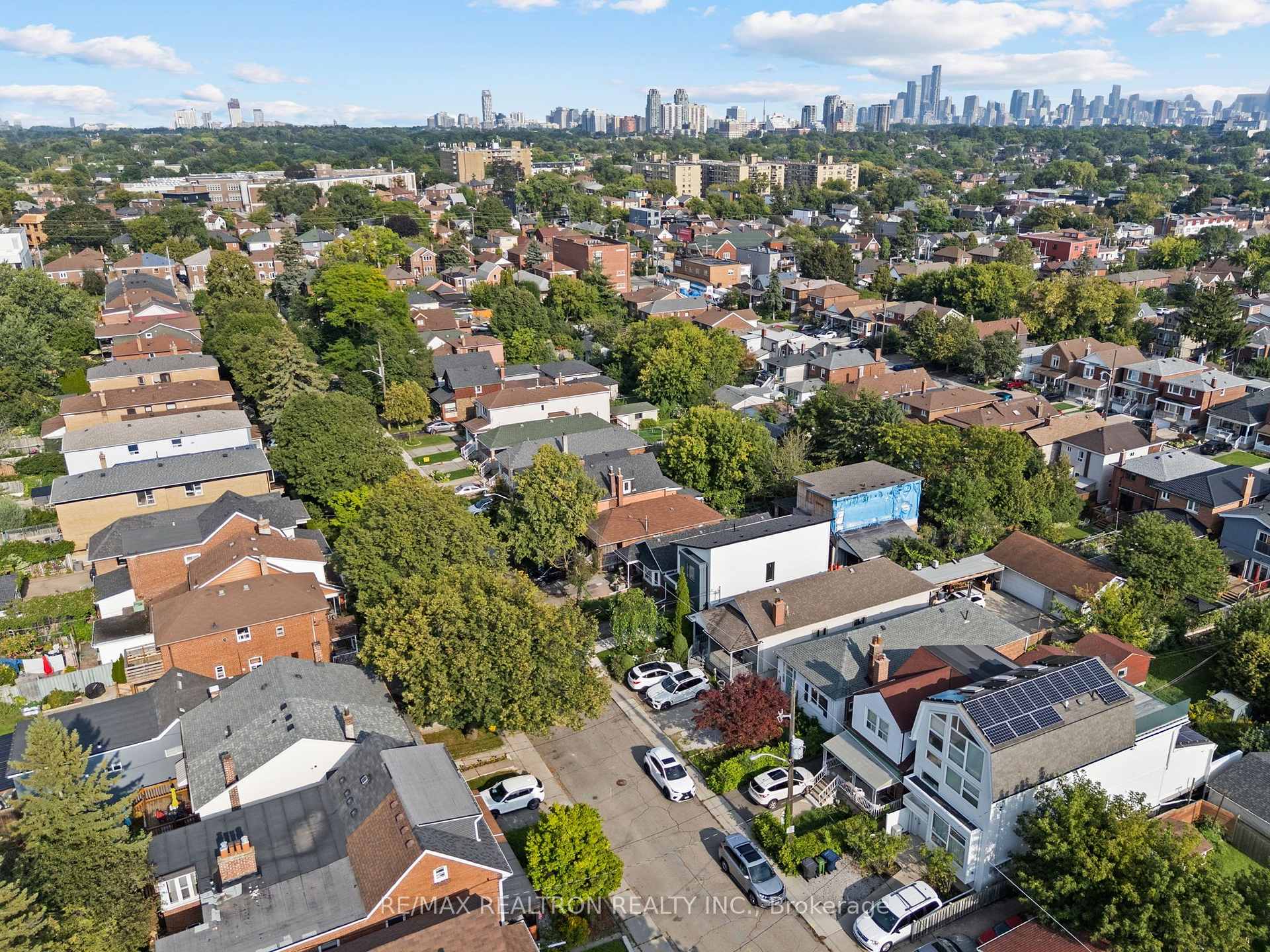 Photo 37 of 41 Ashbury Avenue, Toronto, Oakwood Village — HOMEH