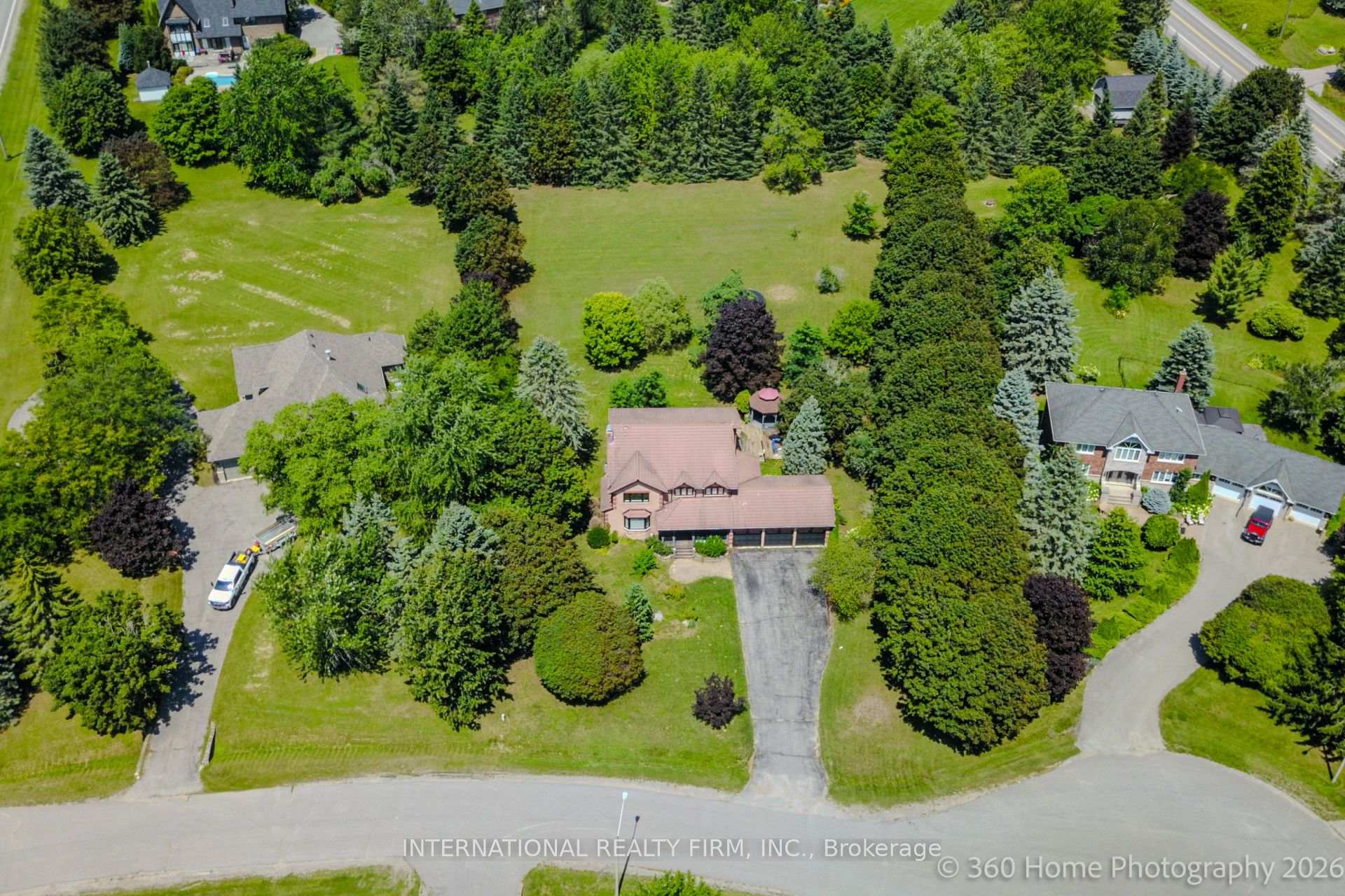 Photo 2 of 3 Taunus Court, Clarington, Rural Clarington — HOMEH