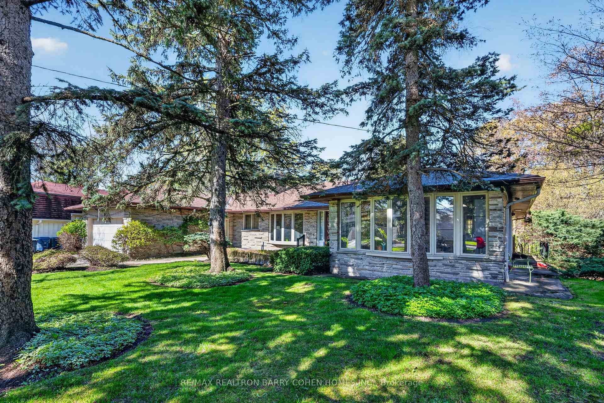 Photo 6 of 18 Brian Cliff Drive, North York, Banbury-Don Mills — HOMEH