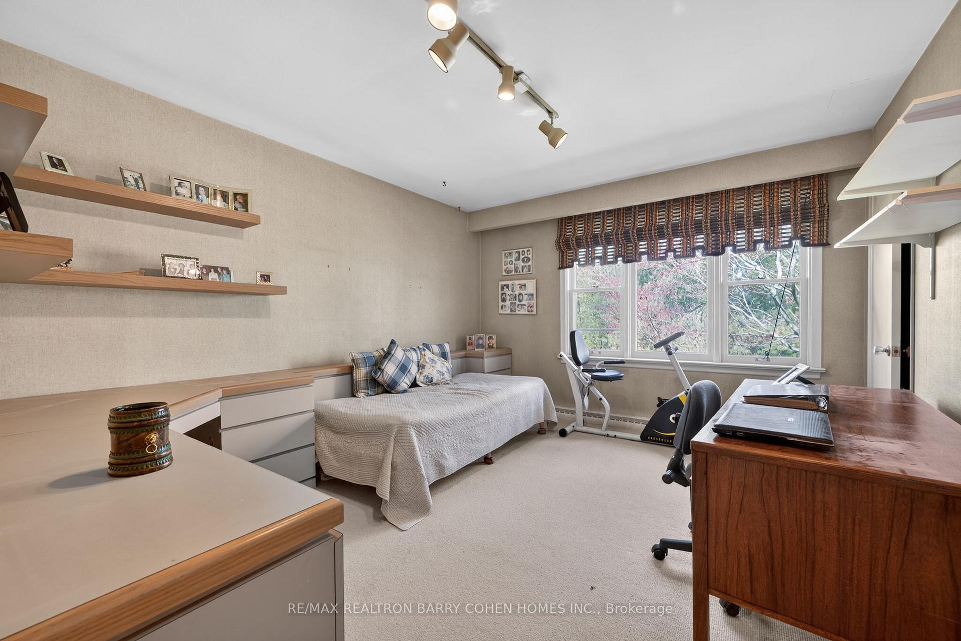 Photo 32 of 18 Brian Cliff Drive, North York, Banbury-Don Mills — HOMEH