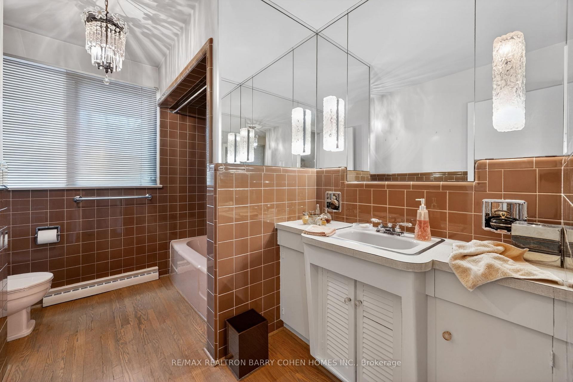 Photo 33 of 18 Brian Cliff Drive, North York, Banbury-Don Mills — HOMEH