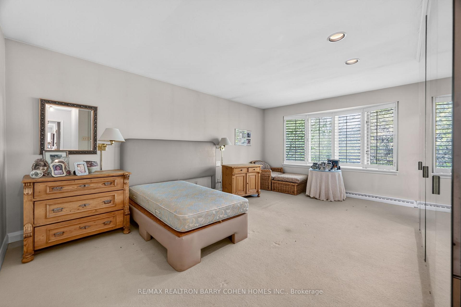 Photo 27 of 18 Brian Cliff Drive, North York, Banbury-Don Mills — HOMEH