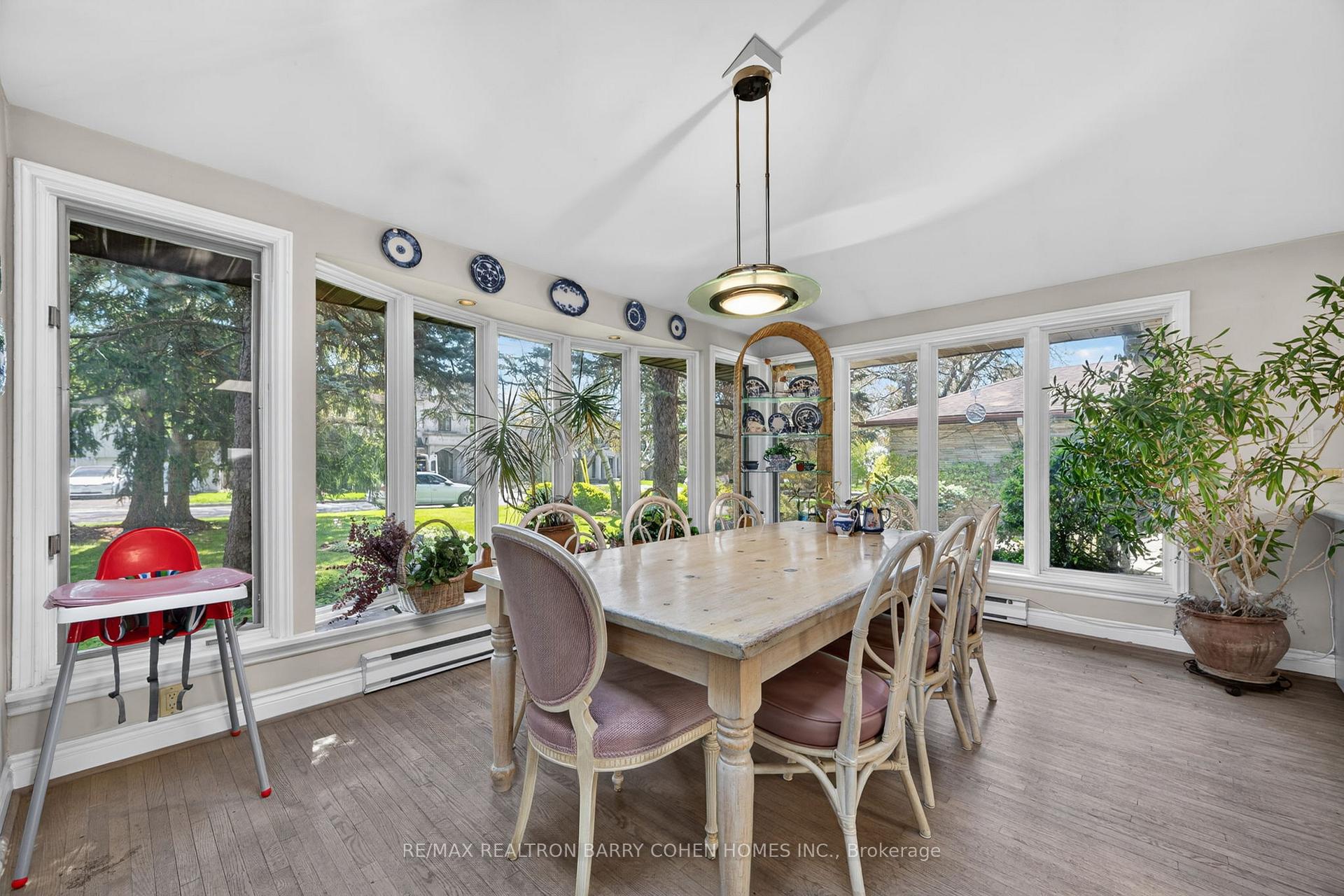 Photo 14 of 18 Brian Cliff Drive, North York, Banbury-Don Mills — HOMEH