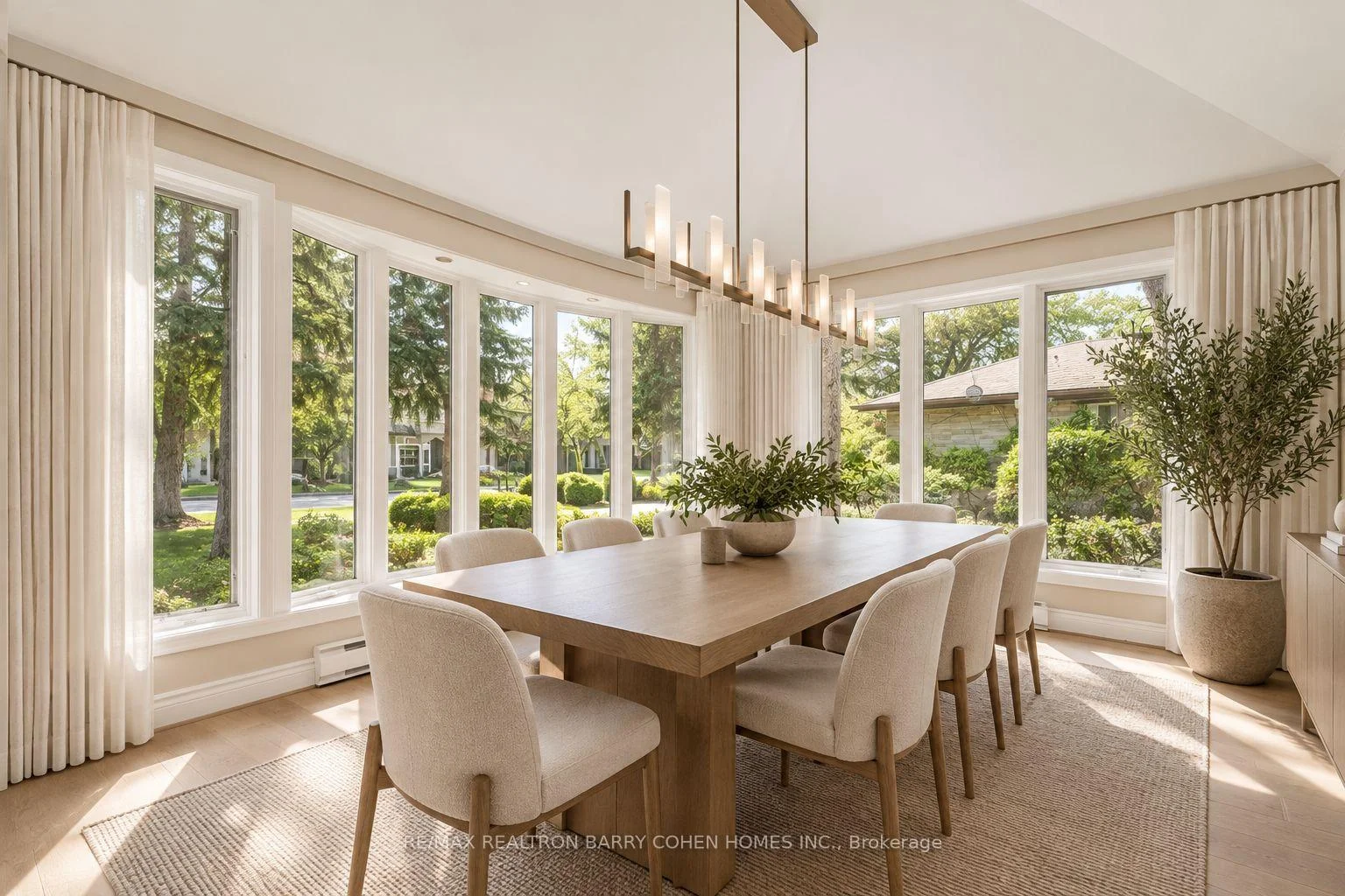 Photo 20 of 18 Brian Cliff Drive, North York, Banbury-Don Mills — HOMEH