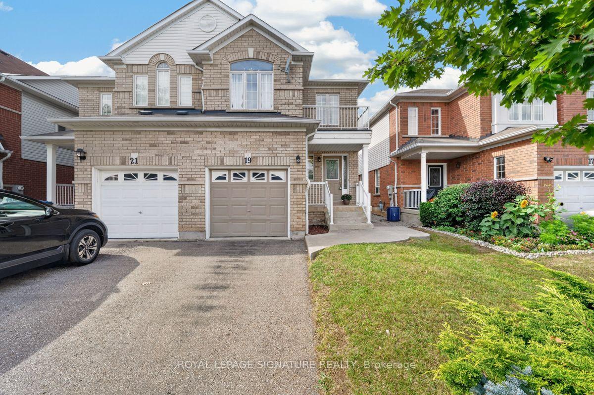 Photo 2 of 19 Mossgrove Crescent, Brampton, Northwest Sandalwood Parkway — HOMEH
