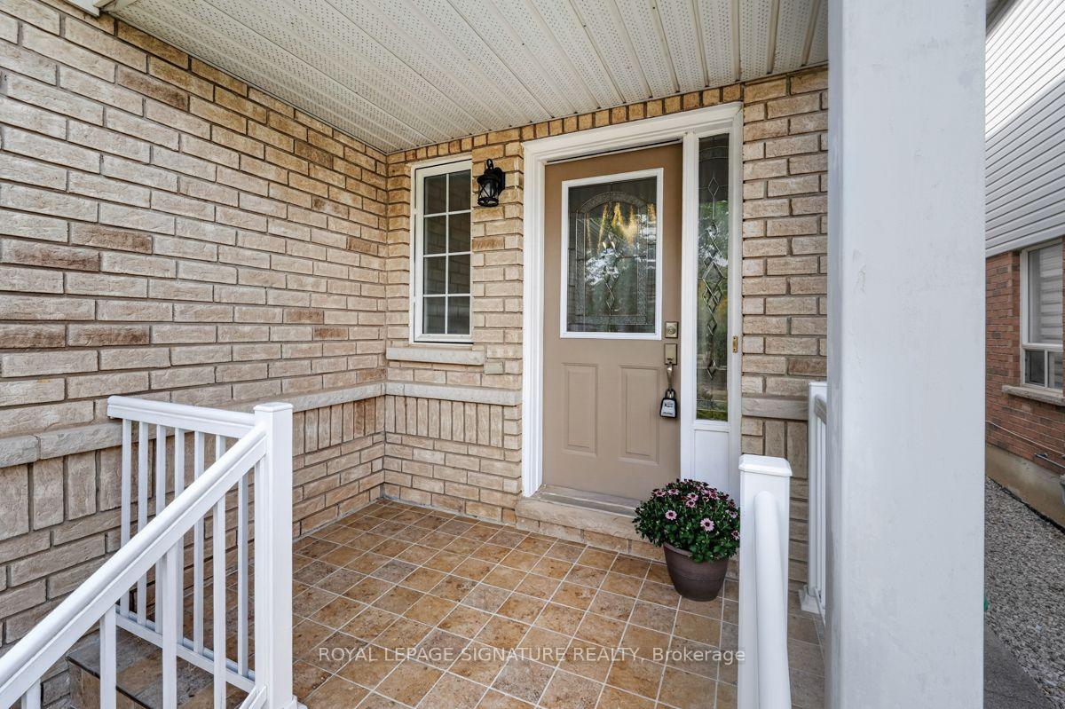 Photo 3 of 19 Mossgrove Crescent, Brampton, Northwest Sandalwood Parkway — HOMEH
