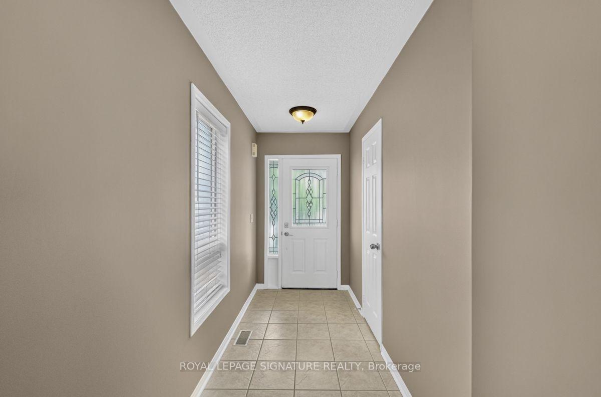 Photo 4 of 19 Mossgrove Crescent, Brampton, Northwest Sandalwood Parkway — HOMEH