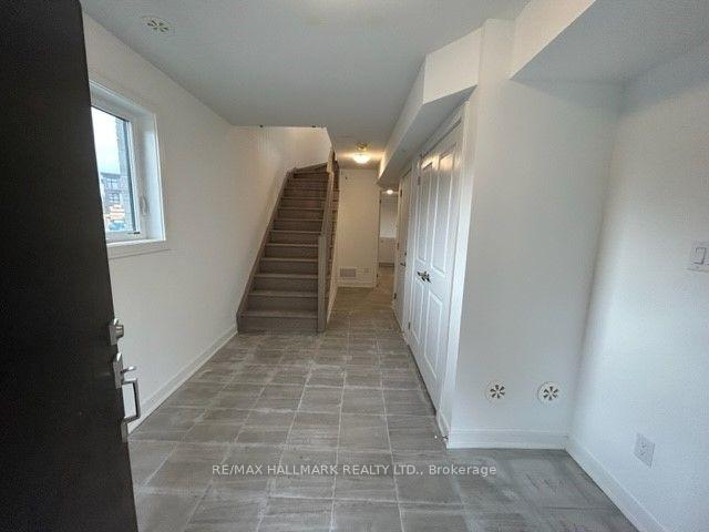 Photo 8 of 48 Spry Lane, Barrie, Innis-Shore — HOMEH