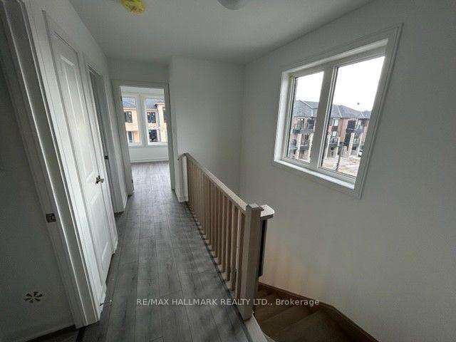 Photo 16 of 48 Spry Lane, Barrie, Innis-Shore — HOMEH