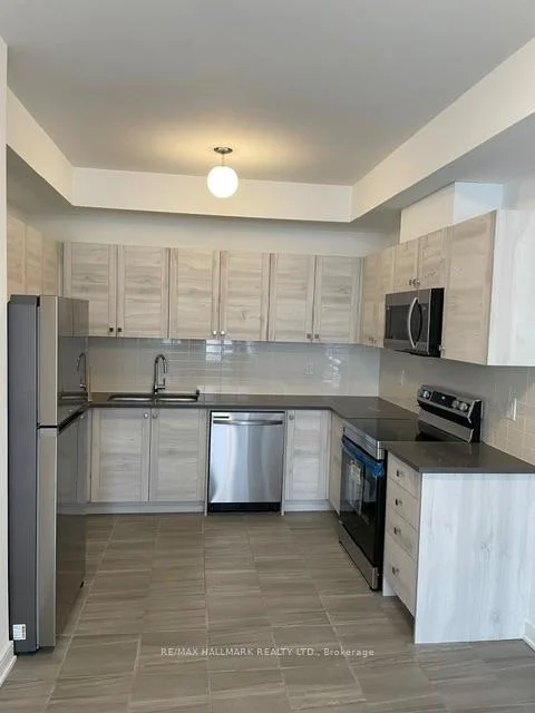 Photo 10 of 48 Spry Lane, Barrie, Innis-Shore — HOMEH