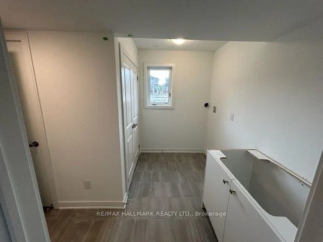 Photo 32 of 48 Spry Lane, Barrie, Innis-Shore — HOMEH
