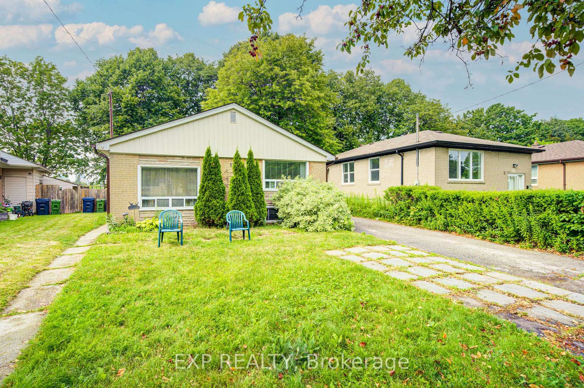 Photo 3 of 176 Sedgemount Drive, Scarborough, Woburn — HOMEH