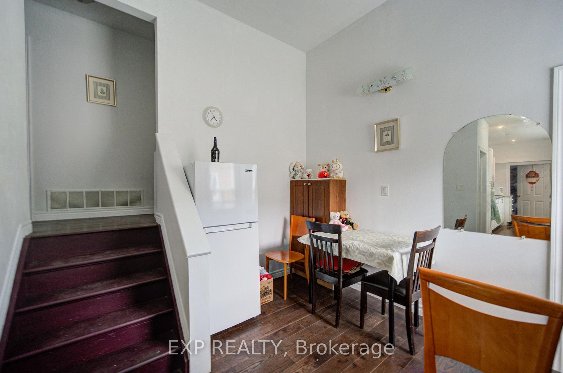 Photo 6 of 176 Sedgemount Drive, Scarborough, Woburn — HOMEH